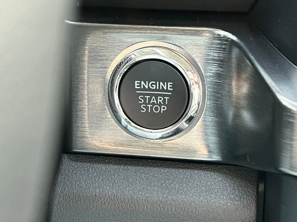 Used 2025 Ford F350 Lariat w/ Lariat Ultimate Package image 36