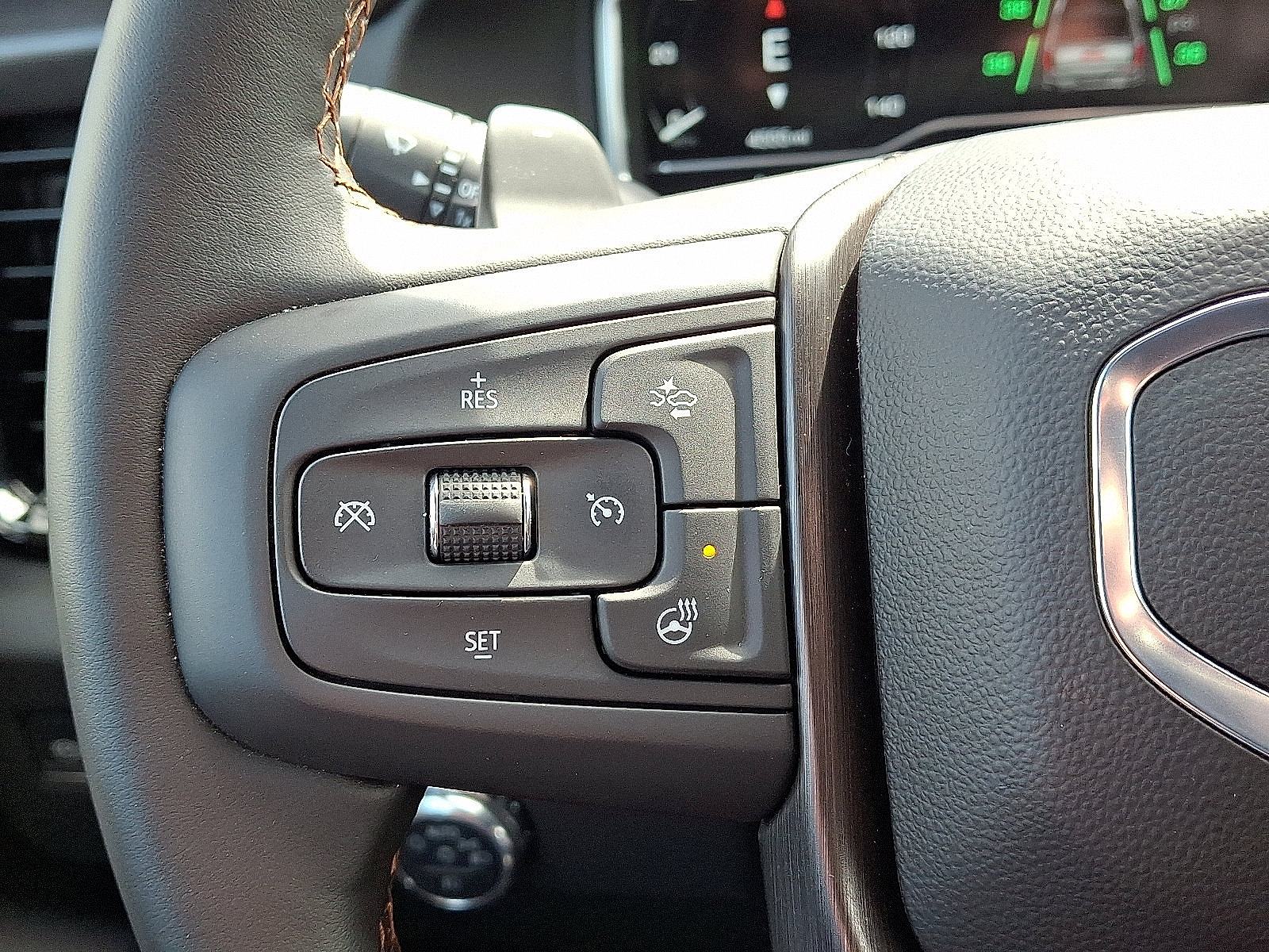 Used 2025 GMC Sierra 1500 AT4 w/ Technology Package AWD/4WD image 24