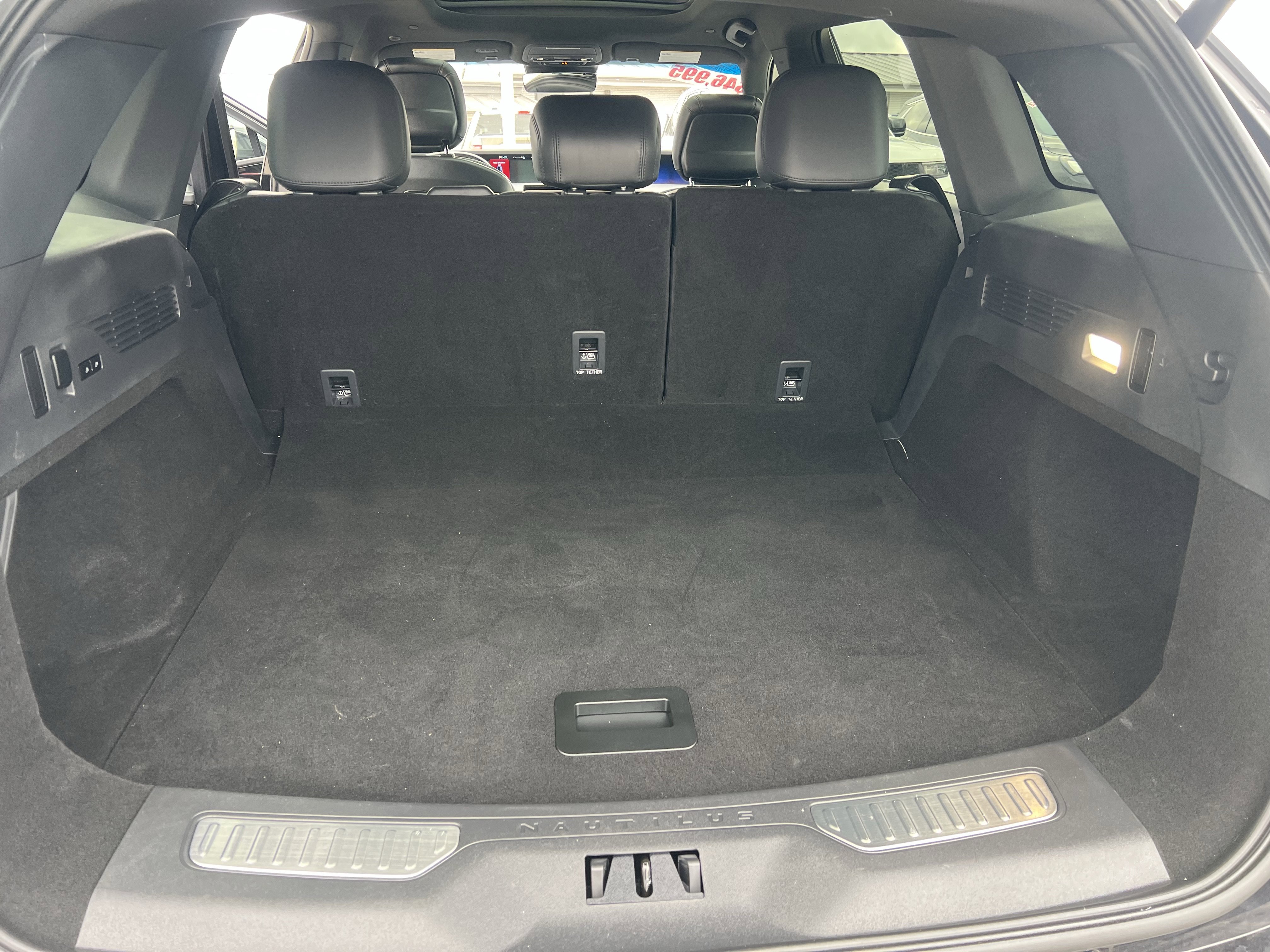 Used 2024 Lincoln Nautilus Premier w/ Equipment Group 102A AWD/4WD image 18