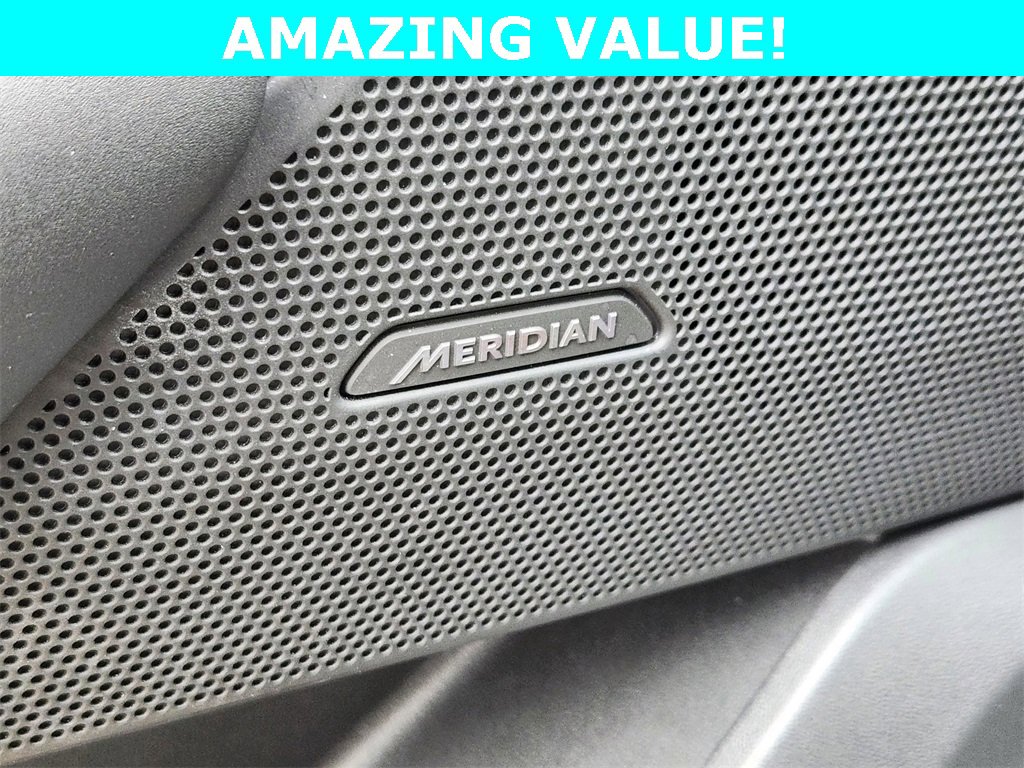 Used 2025 Land Rover Range Rover Velar Dynamic SE image 12