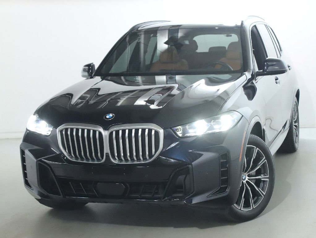 Used 2024 BMW X5 xDrive40i w/ M Sport Package AWD/4WD image 3