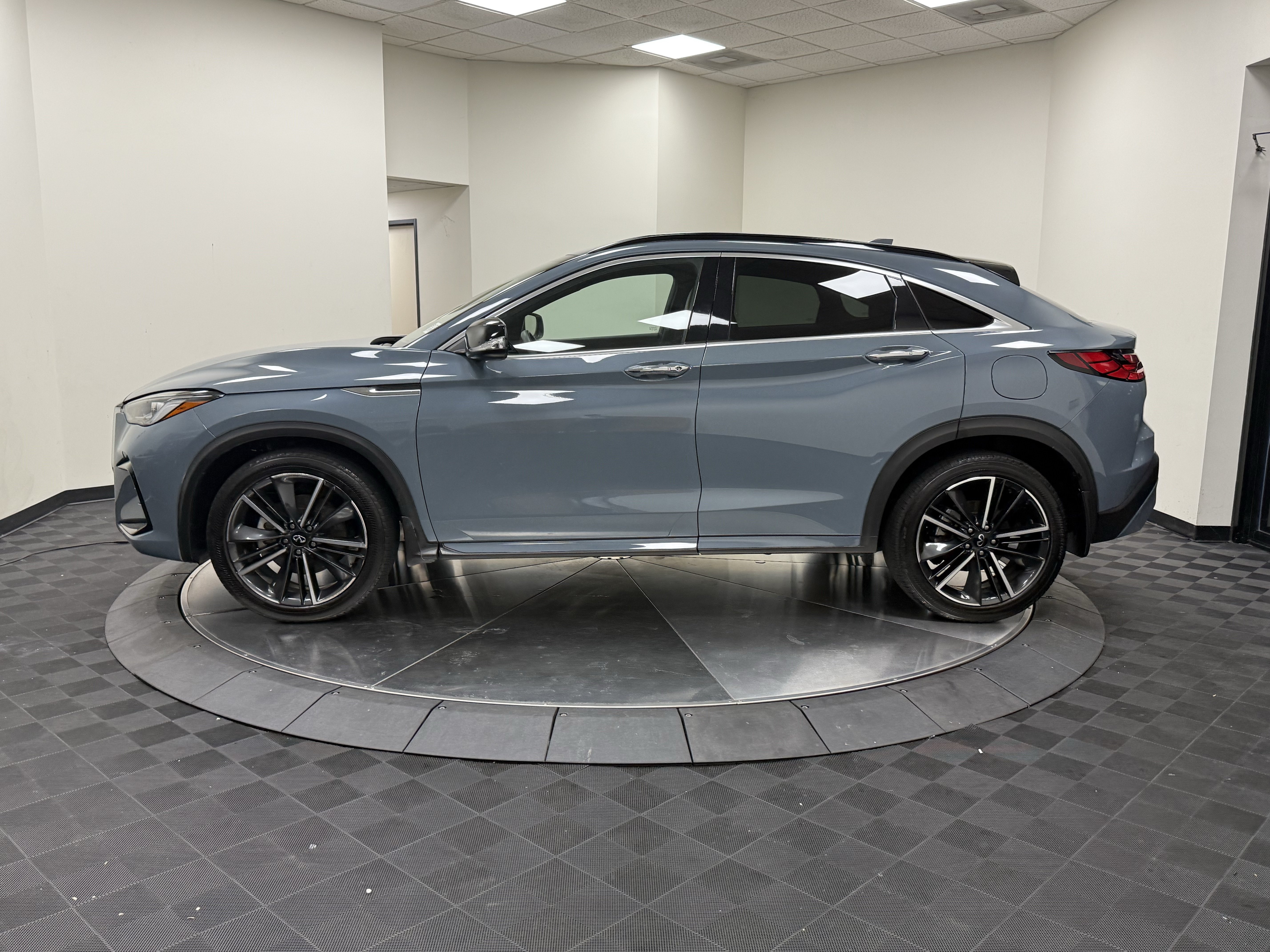 Certified 2023 INFINITI QX55 Luxe w/ Cargo Package AWD/4WD image 4