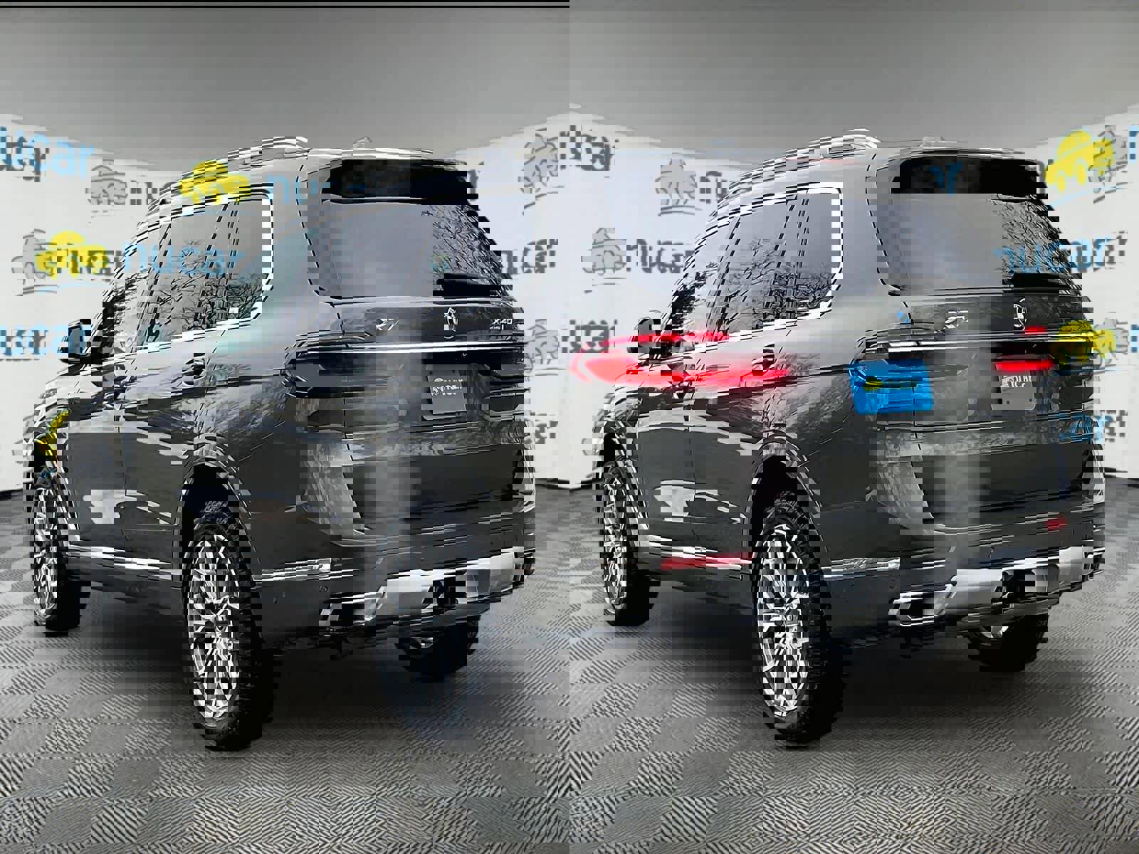 Used 2024 BMW X7 xDrive40i w/ Executive Package image 4