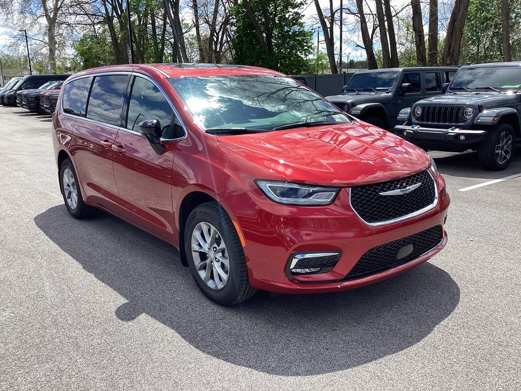 New 2026 Chrysler Pacifica Select AWD/4WD image 4