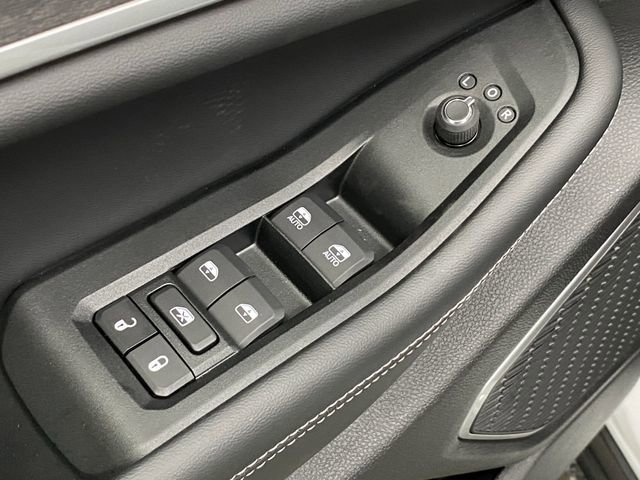 New 2025 Jeep Grand Cherokee L Limited w/ Black Appearance Package image 31