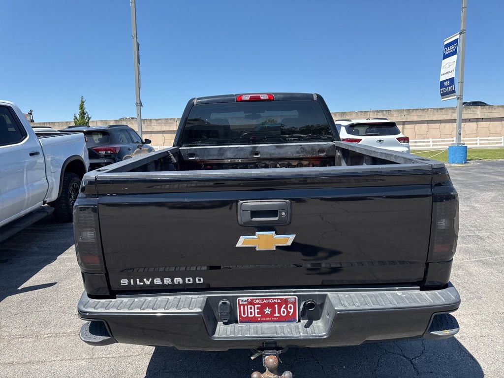 Used 2017 Chevrolet Silverado 1500 LT w/ LPO, Black Pack AWD/4WD image 9