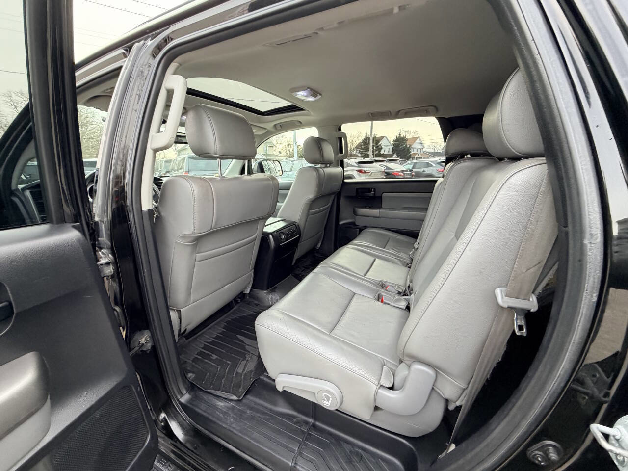 Used 2013 Toyota Sequoia SR5 w/ Premium Pkg image 49