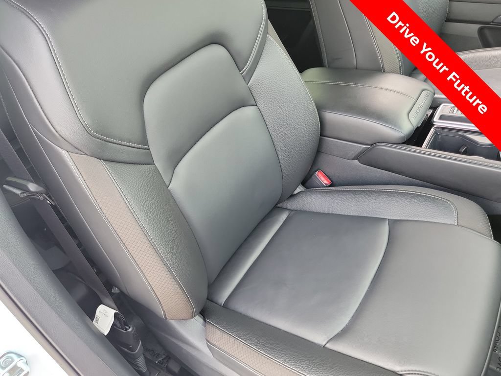 Certified 2025 Nissan Pathfinder SL FWD image 18