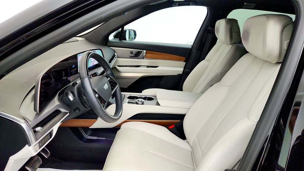 Used 2026 Cadillac Vistiq Sport AWD/4WD image 23