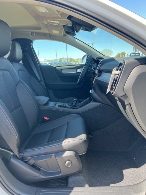 New 2026 Volvo XC40 B5 Core AWD/4WD image 29