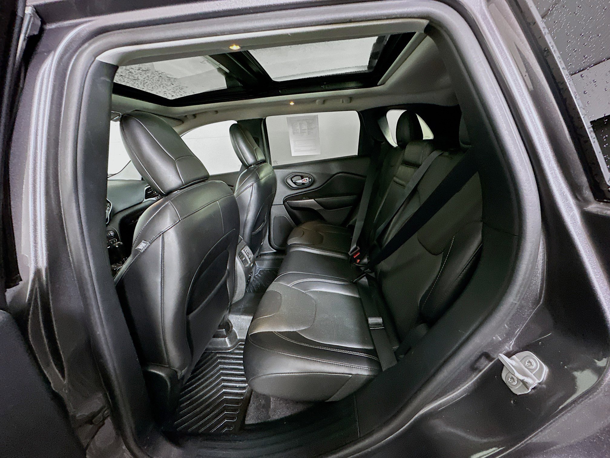 Used 2019 Jeep Cherokee Limited w/ Luxury Group AWD/4WD image 27