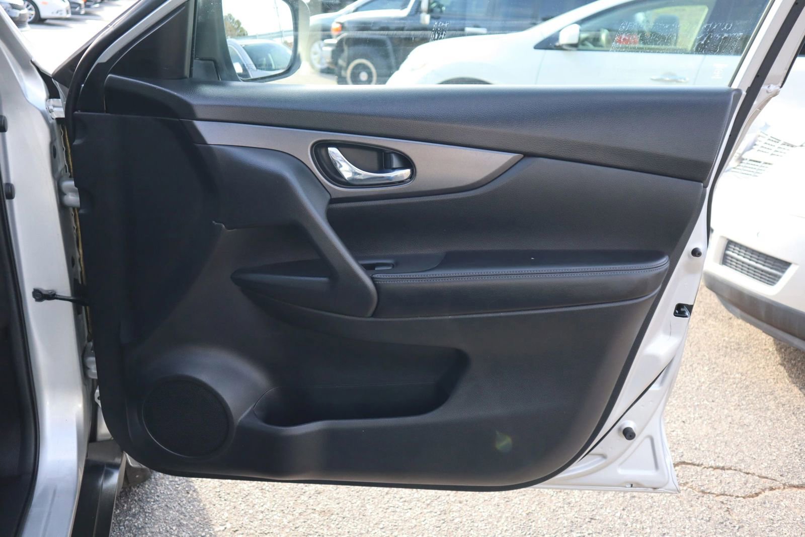 Used 2016 Nissan Rogue S image 14