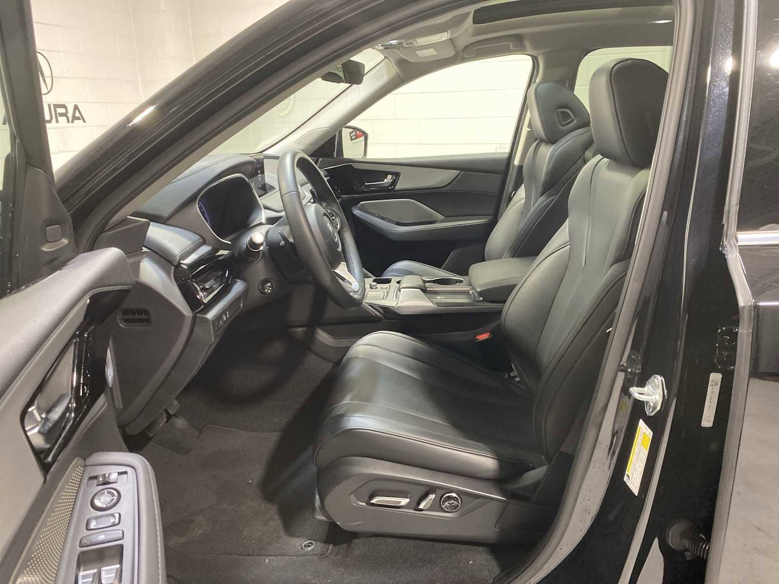 Certified 2023 Acura MDX SH-AWD image 2