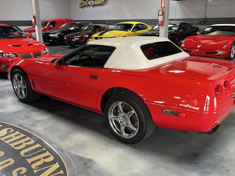 Used 1996 Chevrolet Corvette Convertible RWD image 15