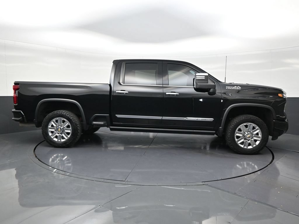 Used 2024 Chevrolet Silverado 2500 High Country w/ High Country Premium Package AWD/4WD image 6