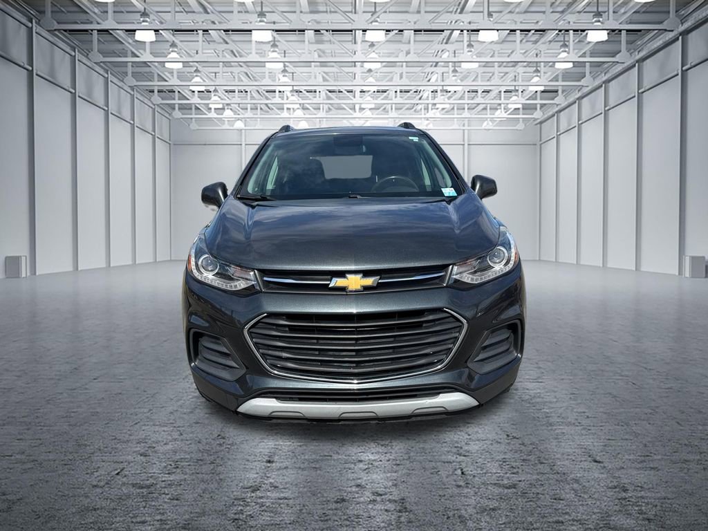 Used 2018 Chevrolet Trax LT w/ LT Convenience Package image 2