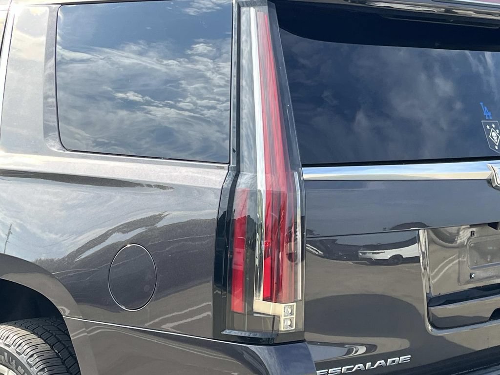 Used 2017 Cadillac Escalade Premium Luxury RWD image 8