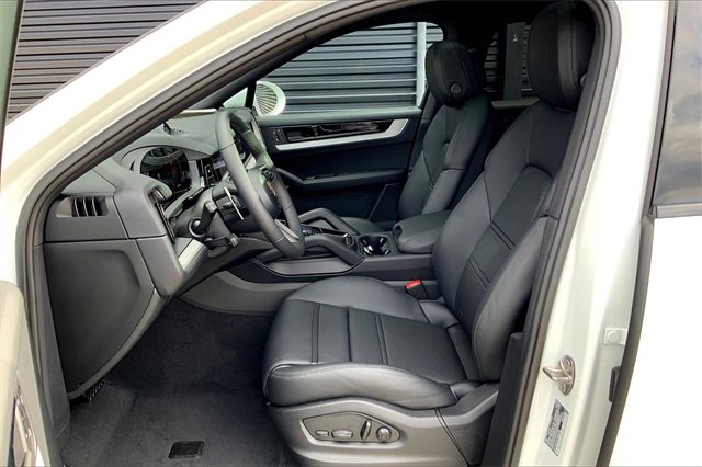 New 2026 Porsche Cayenne Coupe image 5