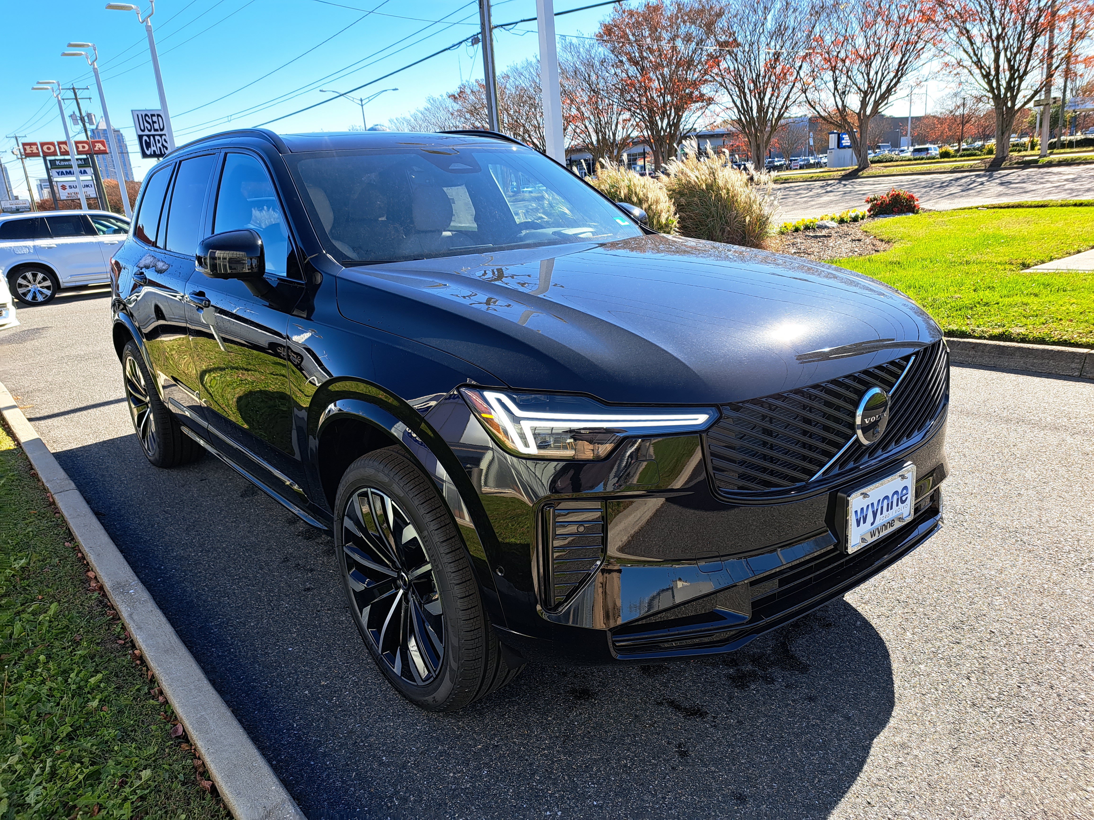 New 2026 Volvo XC90 B6 Ultra w/ Lounge Package AWD/4WD image 2