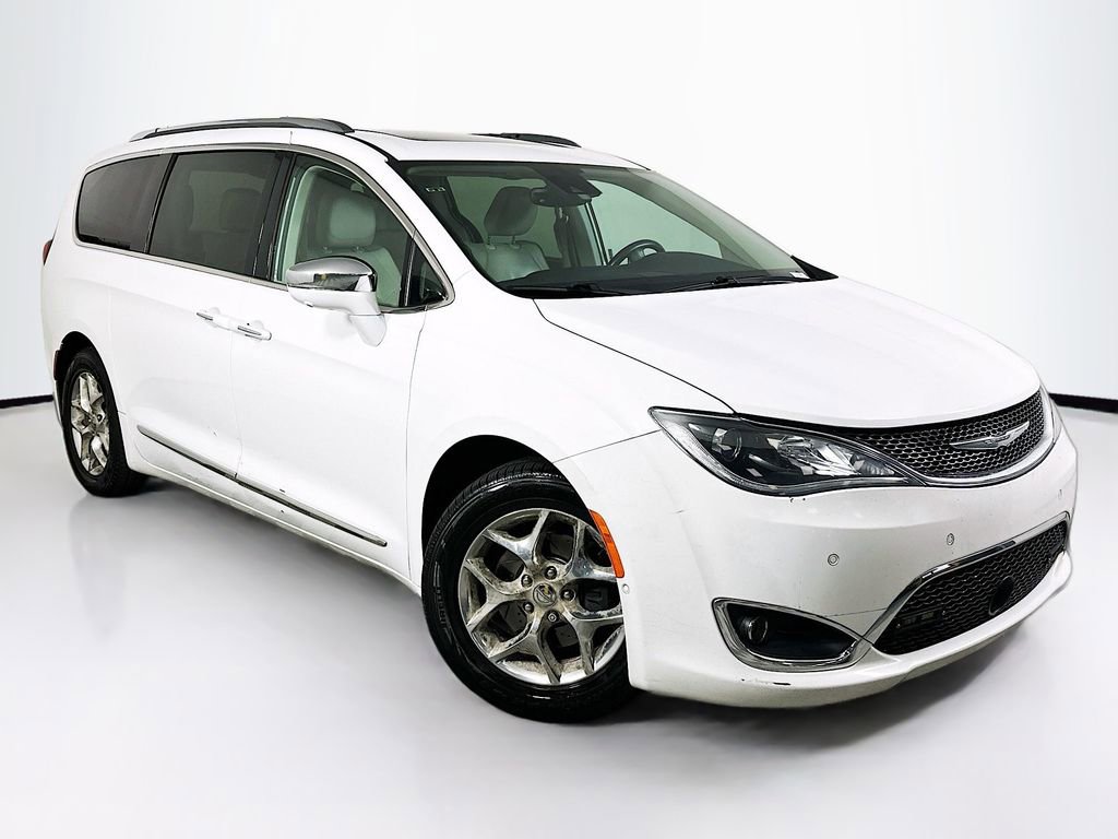 Used 2017 Chrysler Pacifica Limited w/ UConnect Theater Package FWD image 1