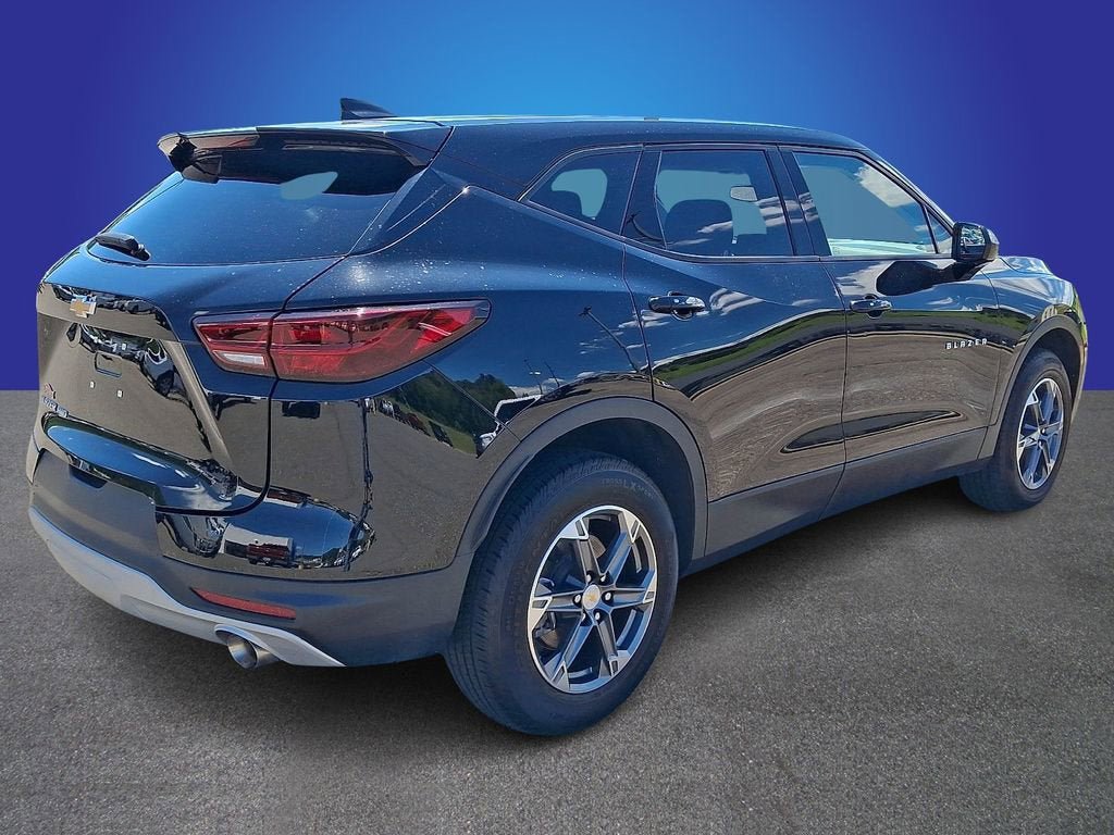 Used 2025 Chevrolet Blazer LT AWD/4WD image 4