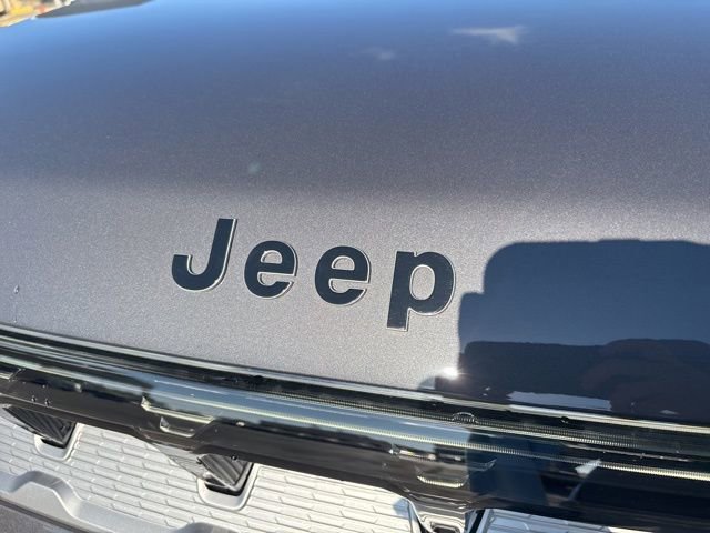 New 2026 Jeep Grand Wagoneer 4WD image 12