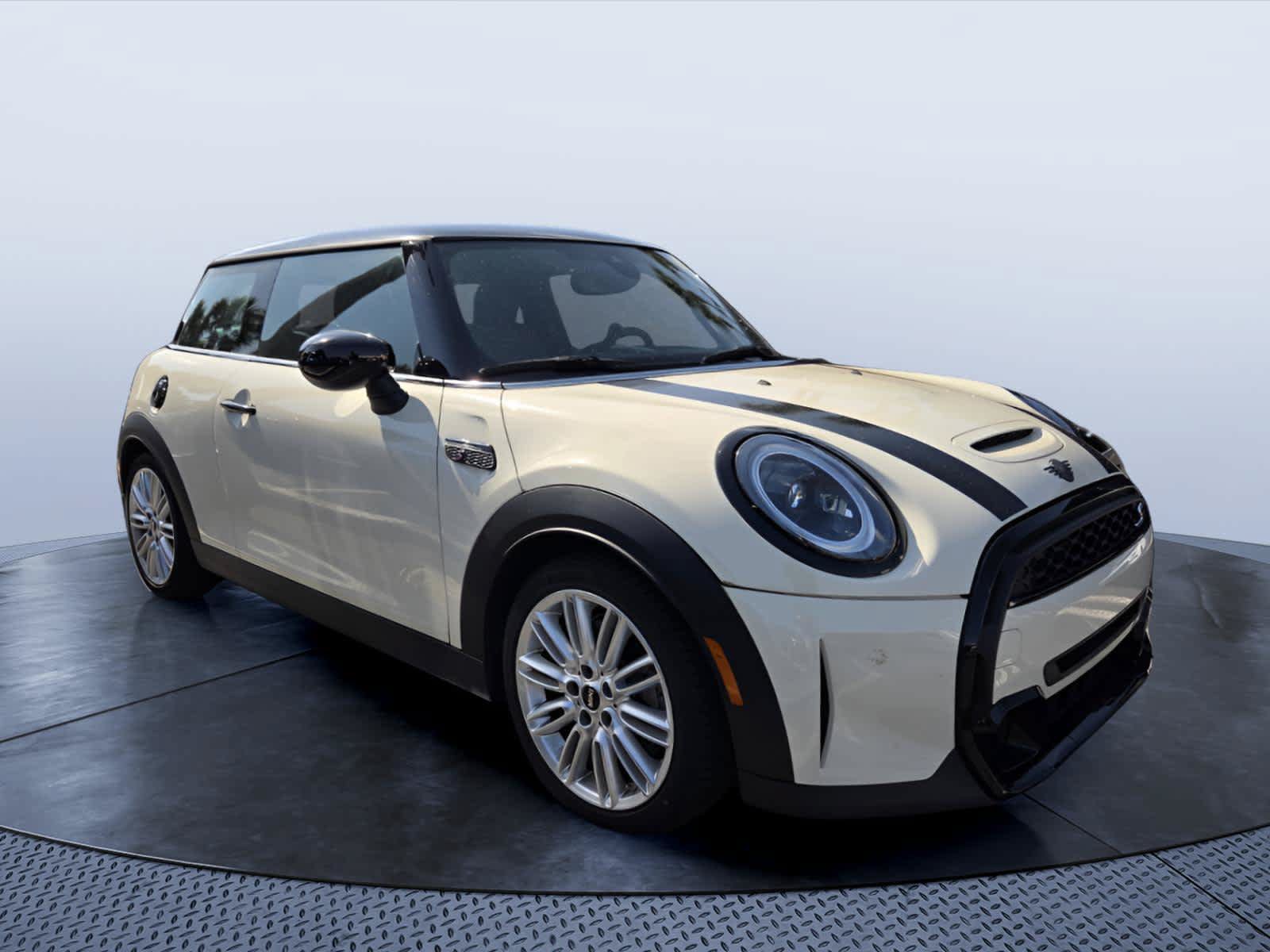 Used 2023 MINI Cooper S FWD image 1