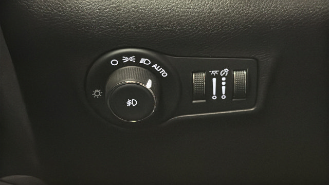 Used 2025 Jeep Compass Latitude w/ Altitude Special Edition AWD/4WD image 33