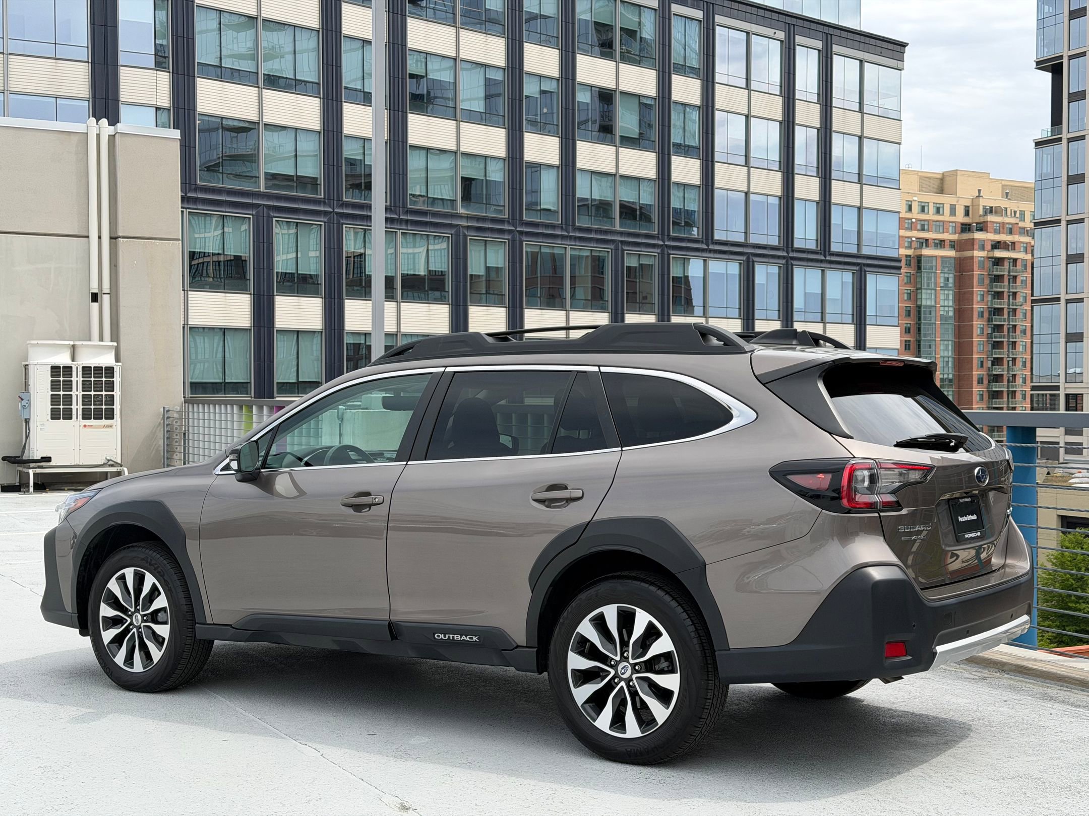 Used 2024 Subaru Outback Limited AWD/4WD image 3