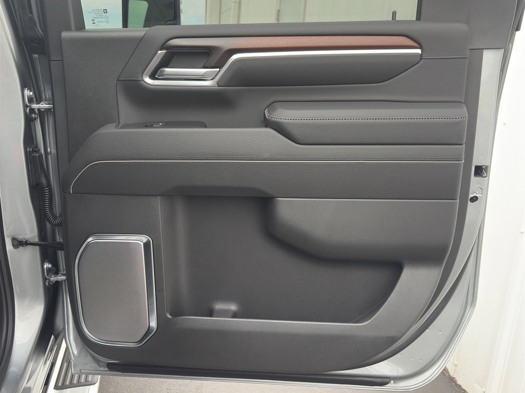 New 2026 GMC Sierra 2500 Denali w/ Denali Reserve Package image 15