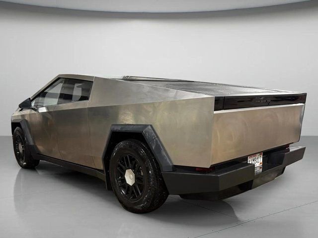 Used 2024 Tesla Cybertruck AWD Crew Cab image 4