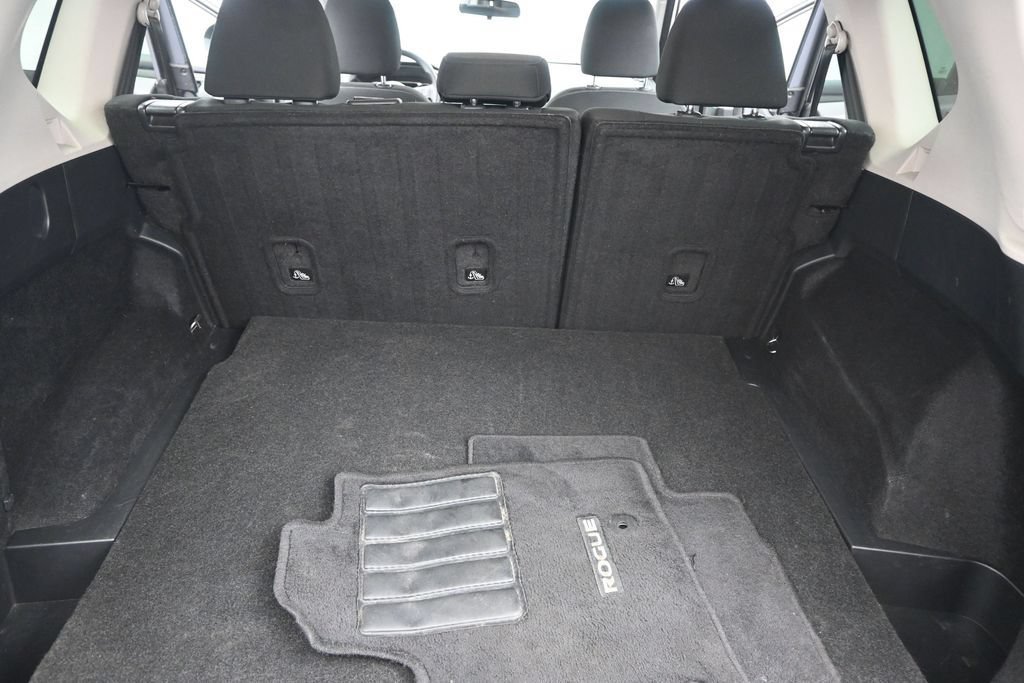 Used 2024 Nissan Rogue S FWD image 18