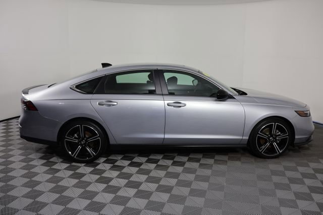 Used 2025 Honda Accord Sport image 9