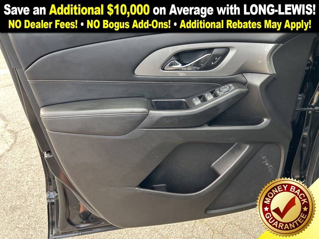 Used 2020 Chevrolet Traverse LT image 17