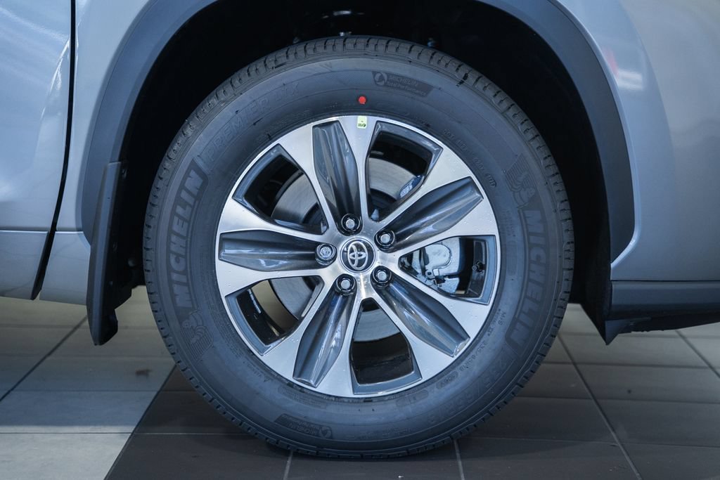 New 2026 Toyota Highlander XLE AWD/4WD image 15