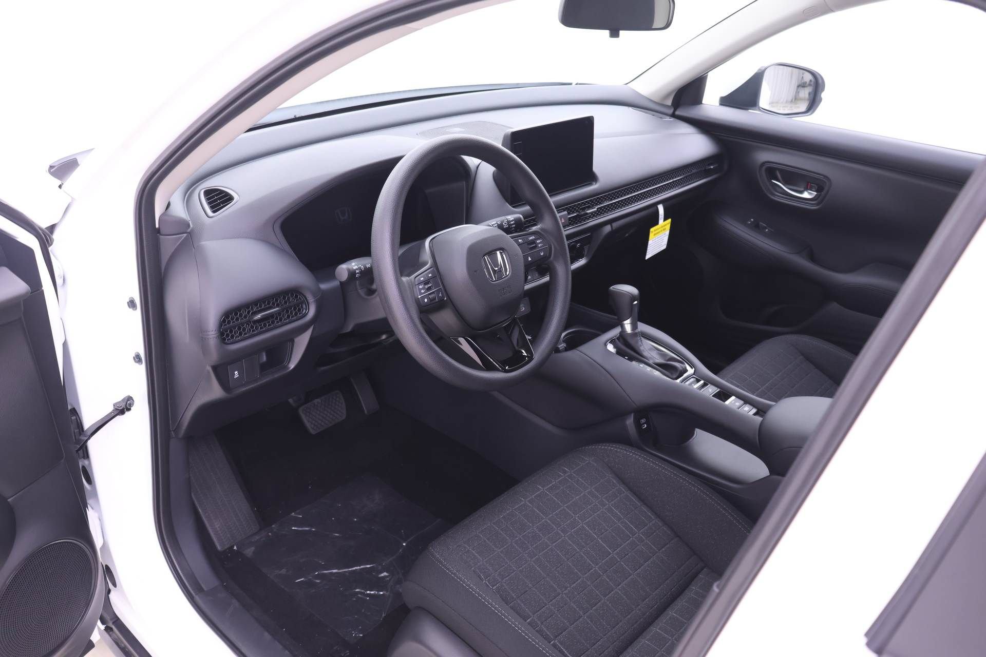 New 2027 Honda HR-V LX image 3
