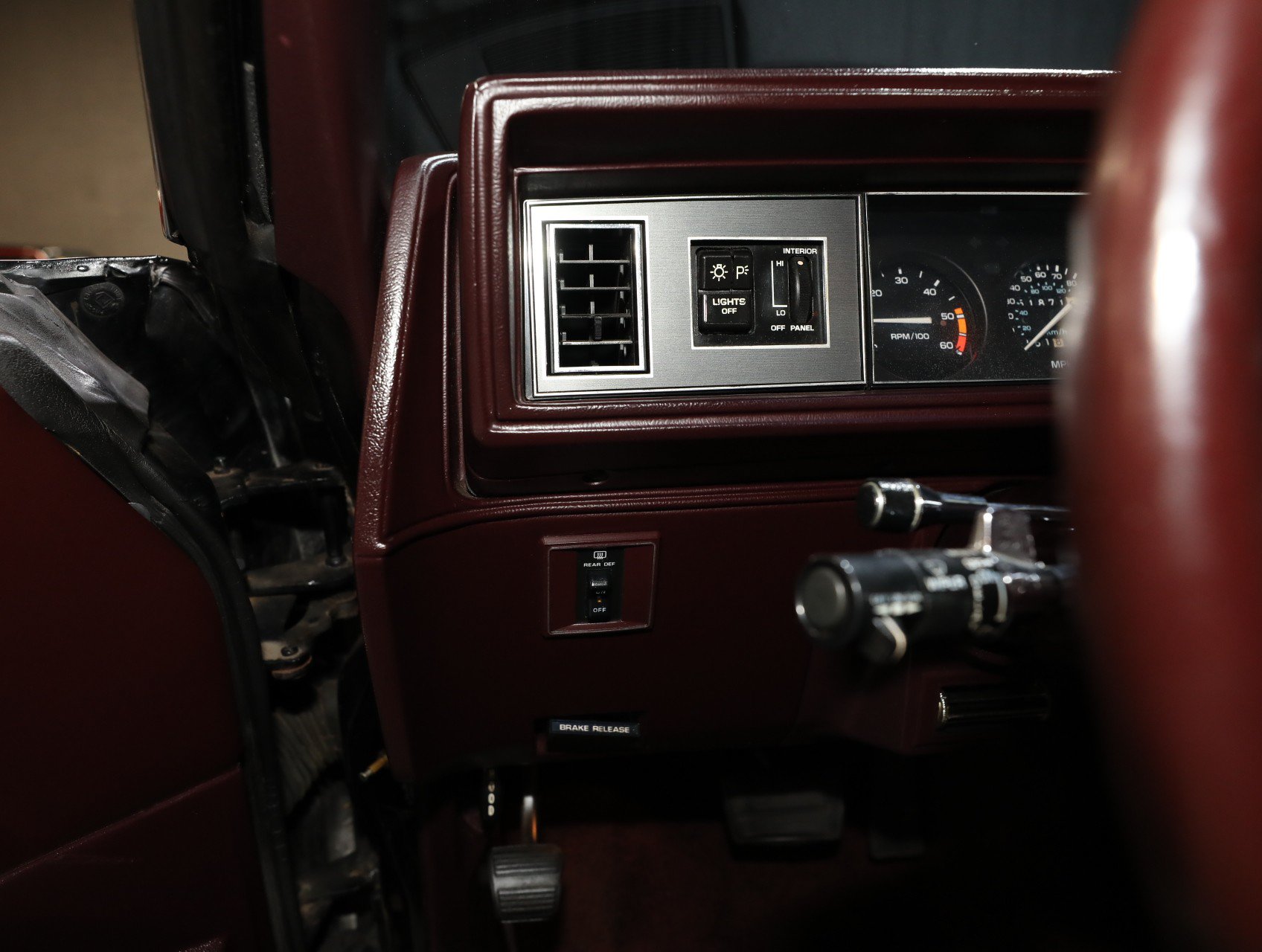 Used 1987 Oldsmobile Cutlass Supreme Salon RWD image 56