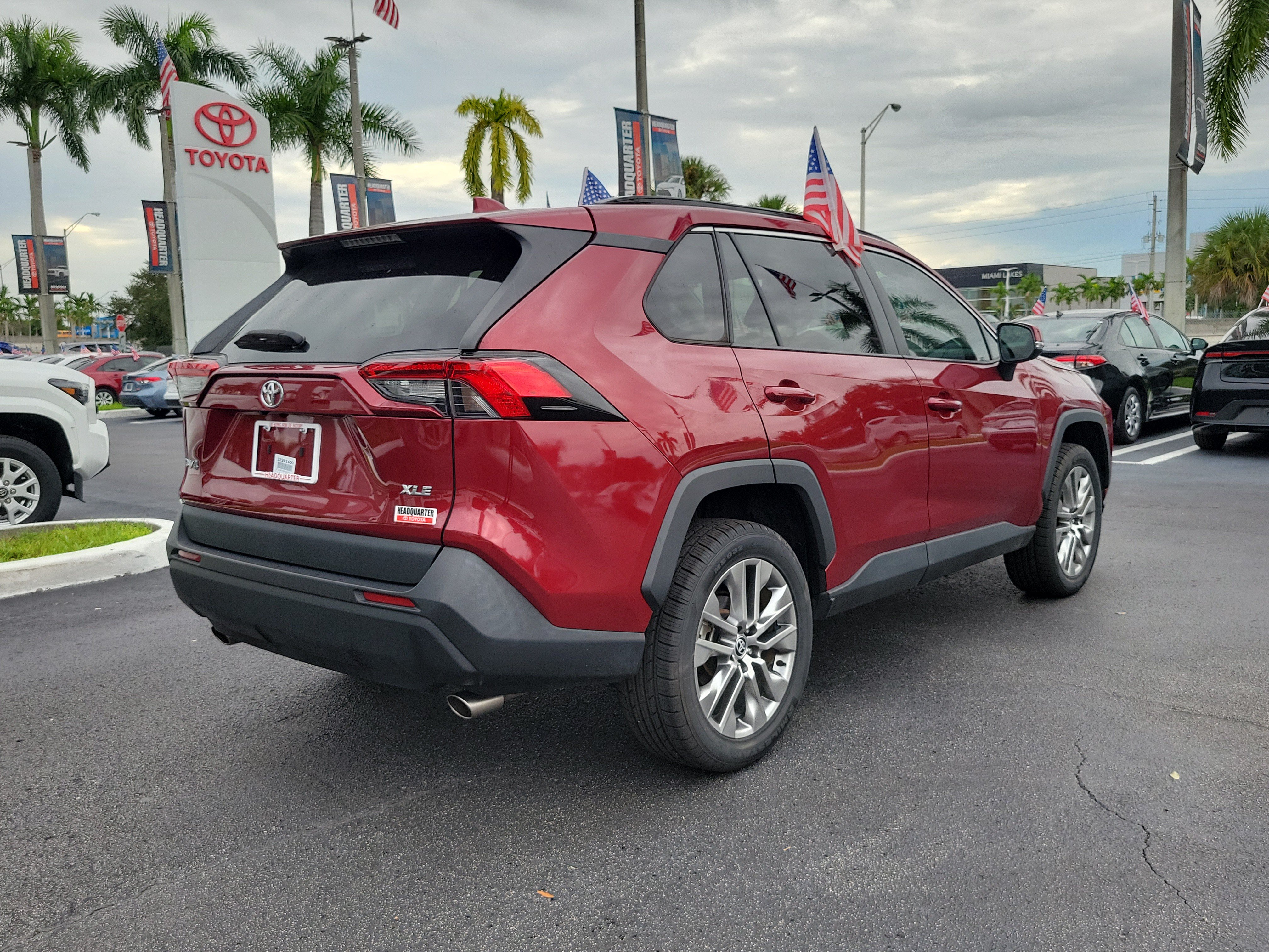 Used 2023 Toyota RAV4 XLE Premium FWD image 12