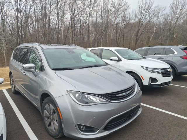 Used 2018 Chrysler Pacifica Limited w/ Advanced Safetytec Group image 3