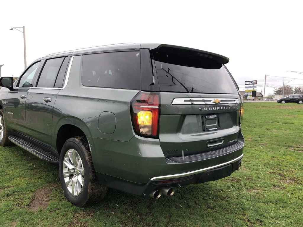 Used 2023 Chevrolet Suburban Premier image 4