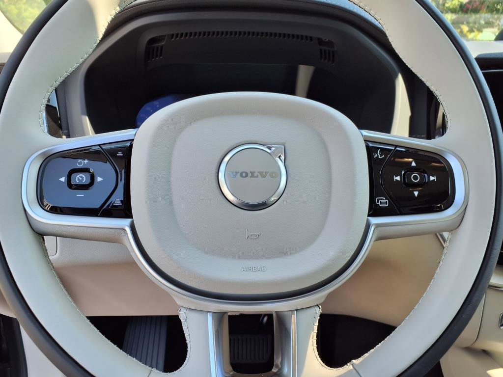 New 2026 Volvo XC60 T8 Ultra image 22