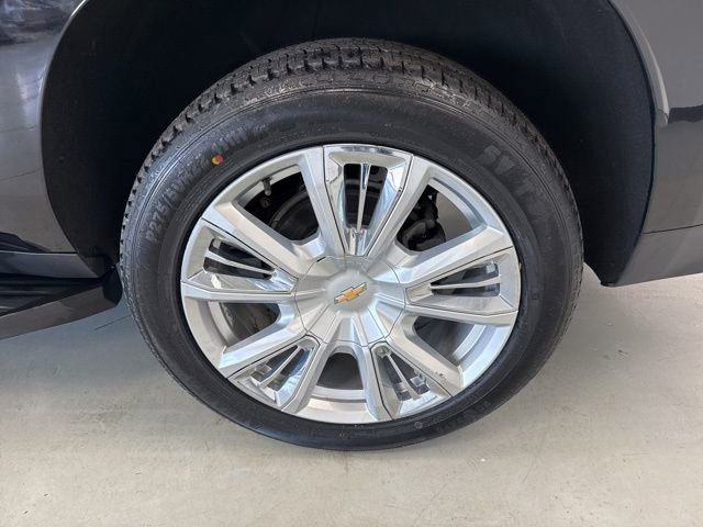 Used 2023 Chevrolet Suburban High Country image 8