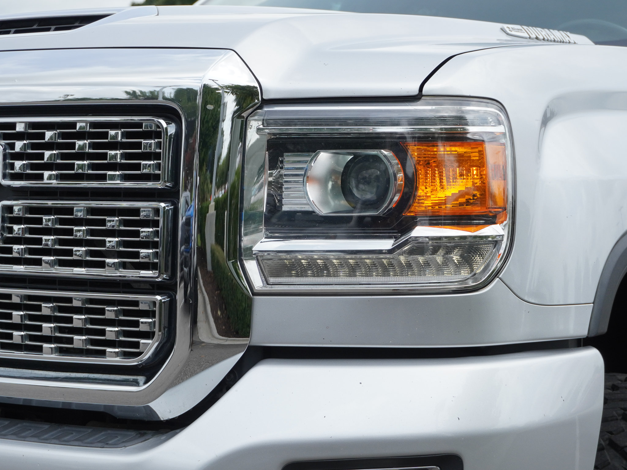 Used 2019 GMC Sierra 2500 Denali w/ Duramax Plus Package AWD/4WD image 7
