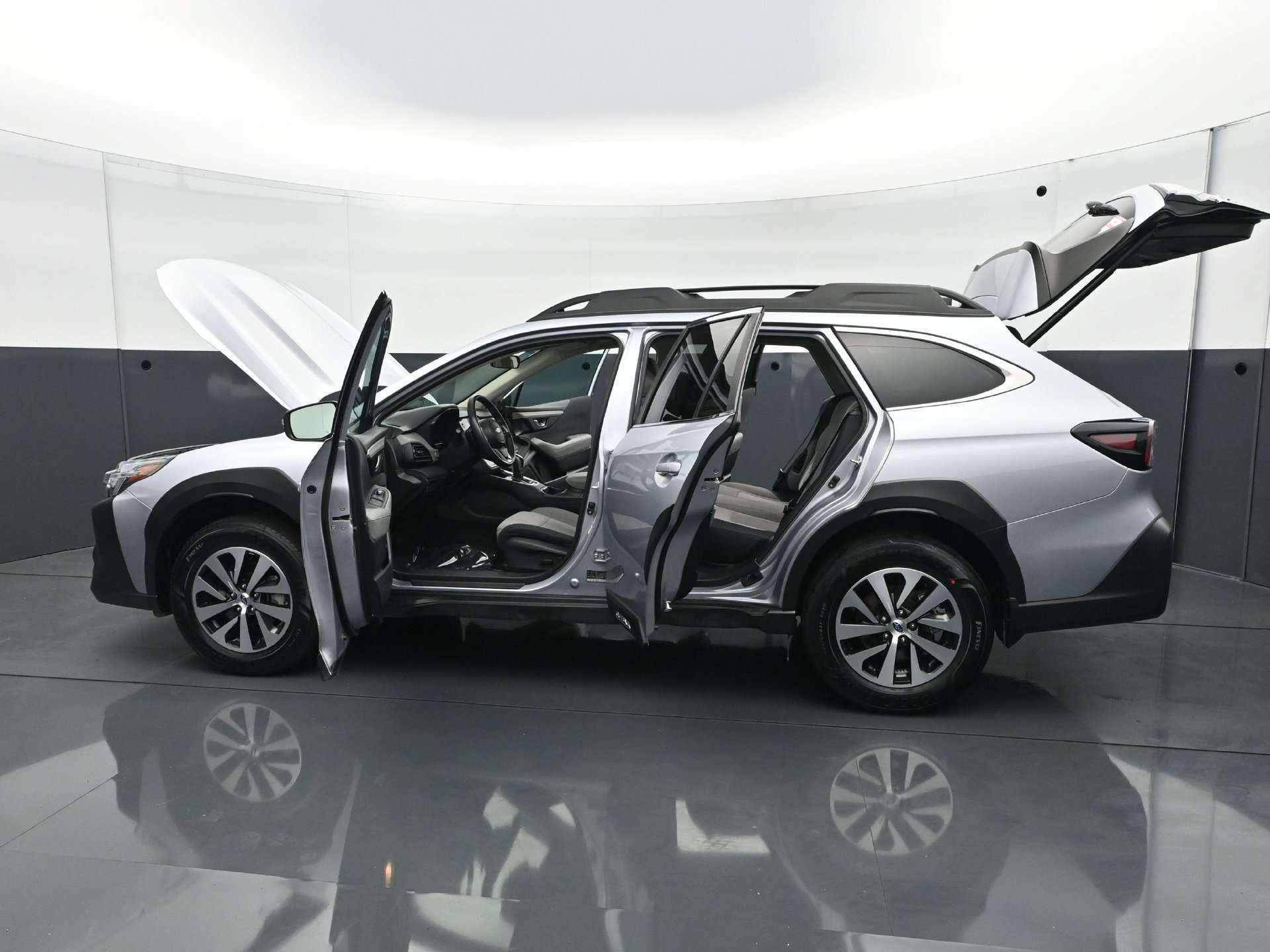 Used 2025 Subaru Outback Premium AWD/4WD image 30
