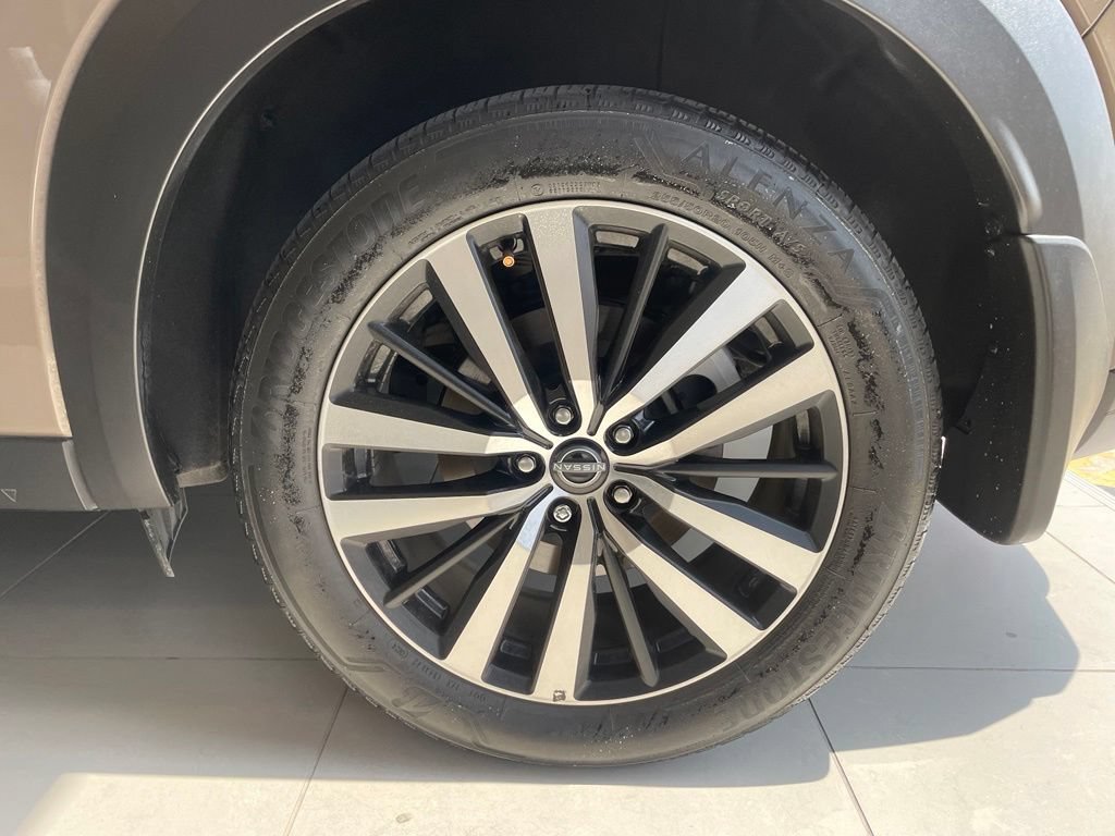 Certified 2024 Nissan Pathfinder Platinum w/ Cargo Package AWD/4WD image 19