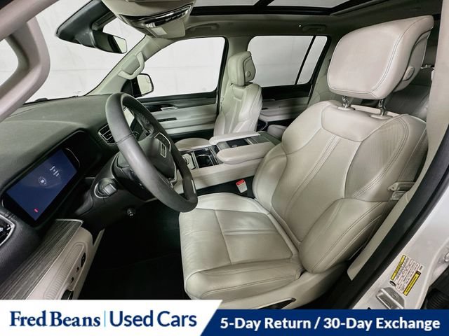 Used 2023 Jeep Wagoneer Series II w/ Premium Group I AWD/4WD image 29
