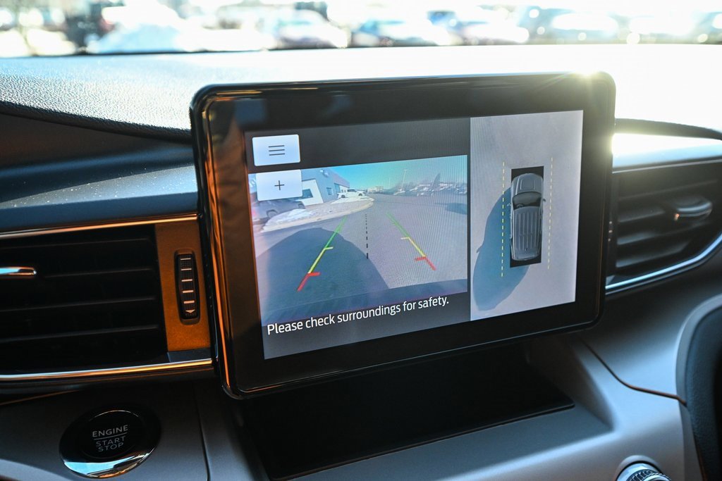 Used 2023 Ford Explorer XLT w/ Equipment Group 202A image 5