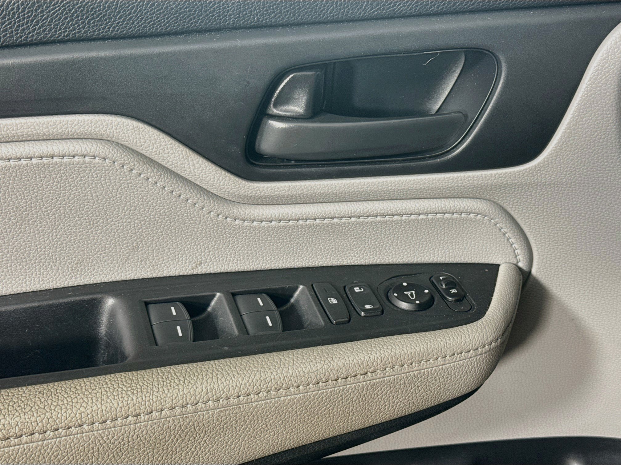 Used 2019 Honda Odyssey EX image 24