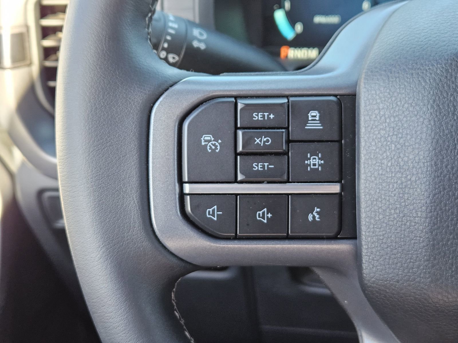 Used 2025 Ford F150 XLT w/ Equipment Group 302A MID image 24