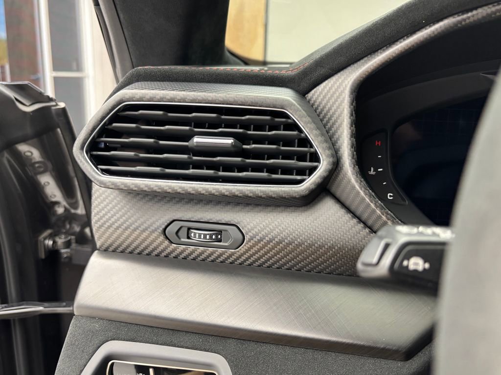Used 2023 Lamborghini Urus Performante image 73
